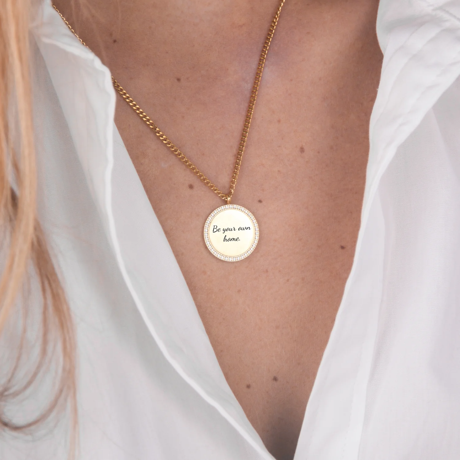 Custom Zicornia Round Necklace - Text - Gold - Image 2